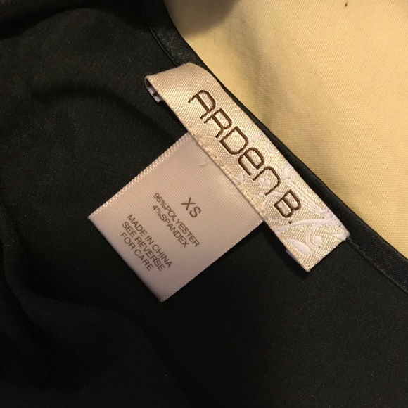 ARDEN B Black Silk Top - Picture 2 of 3